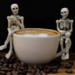 Osteoporosi: il caffè sembra controindicato nei soggetti a rischio